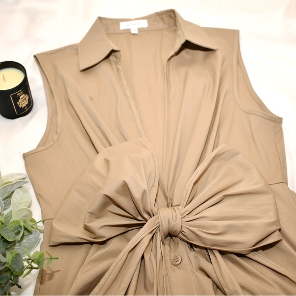 V-Neck Poplin Sleeveless Dress with Bow - Picture 4 of 6